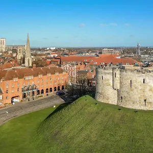 Hilton 4* York